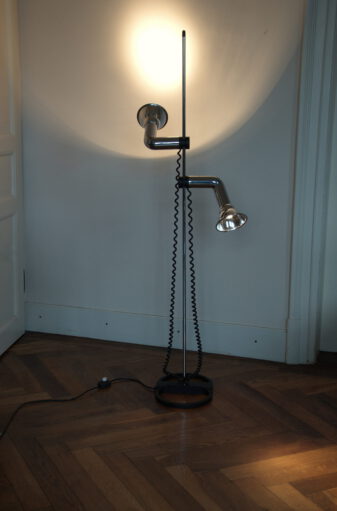 staff robot floorlamp