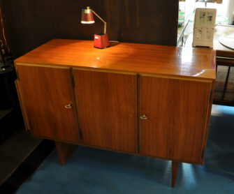 kleines walnuss sideboard